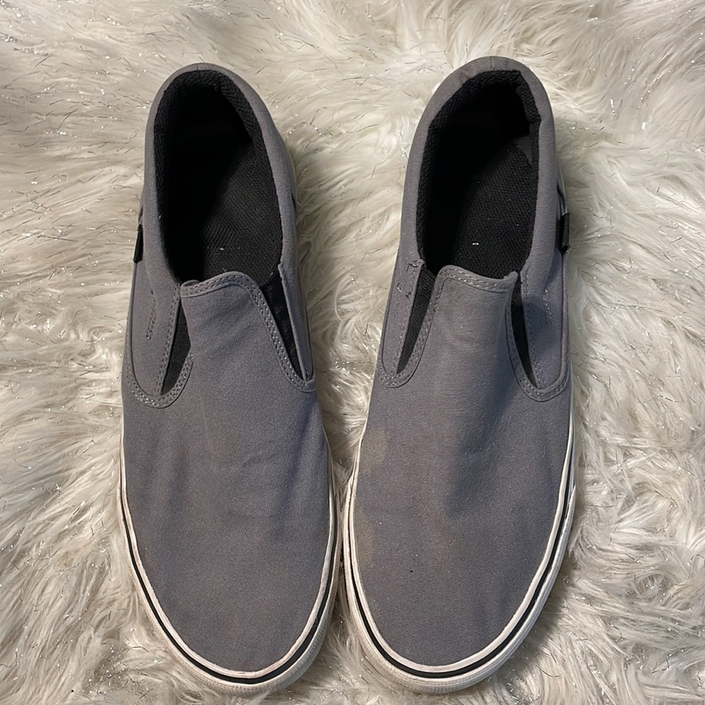 DC grey slippons
